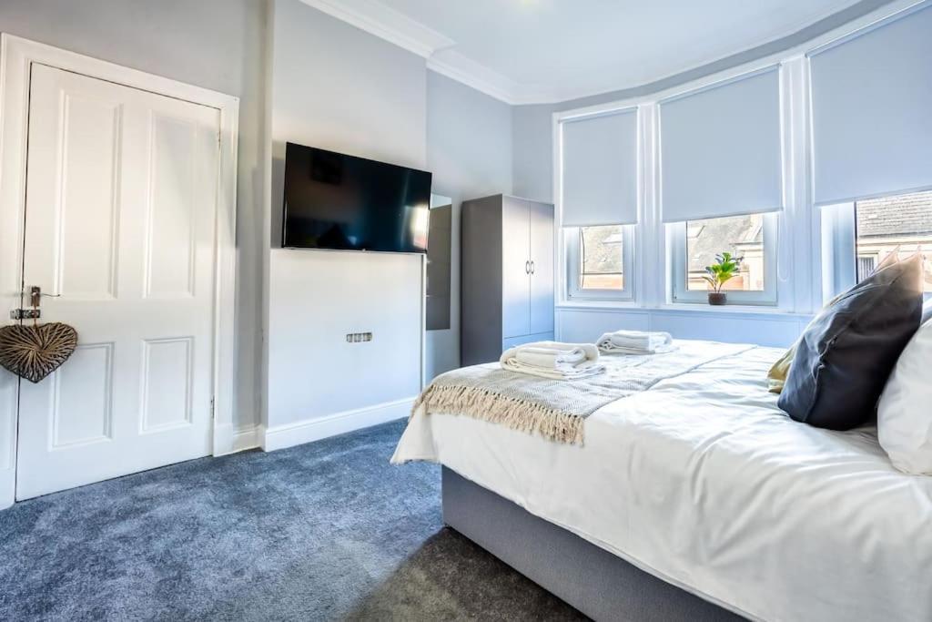 Kali Apartment - Spacious 3 Bed Apartment In Wishaw Wishaw  Kültér fotó